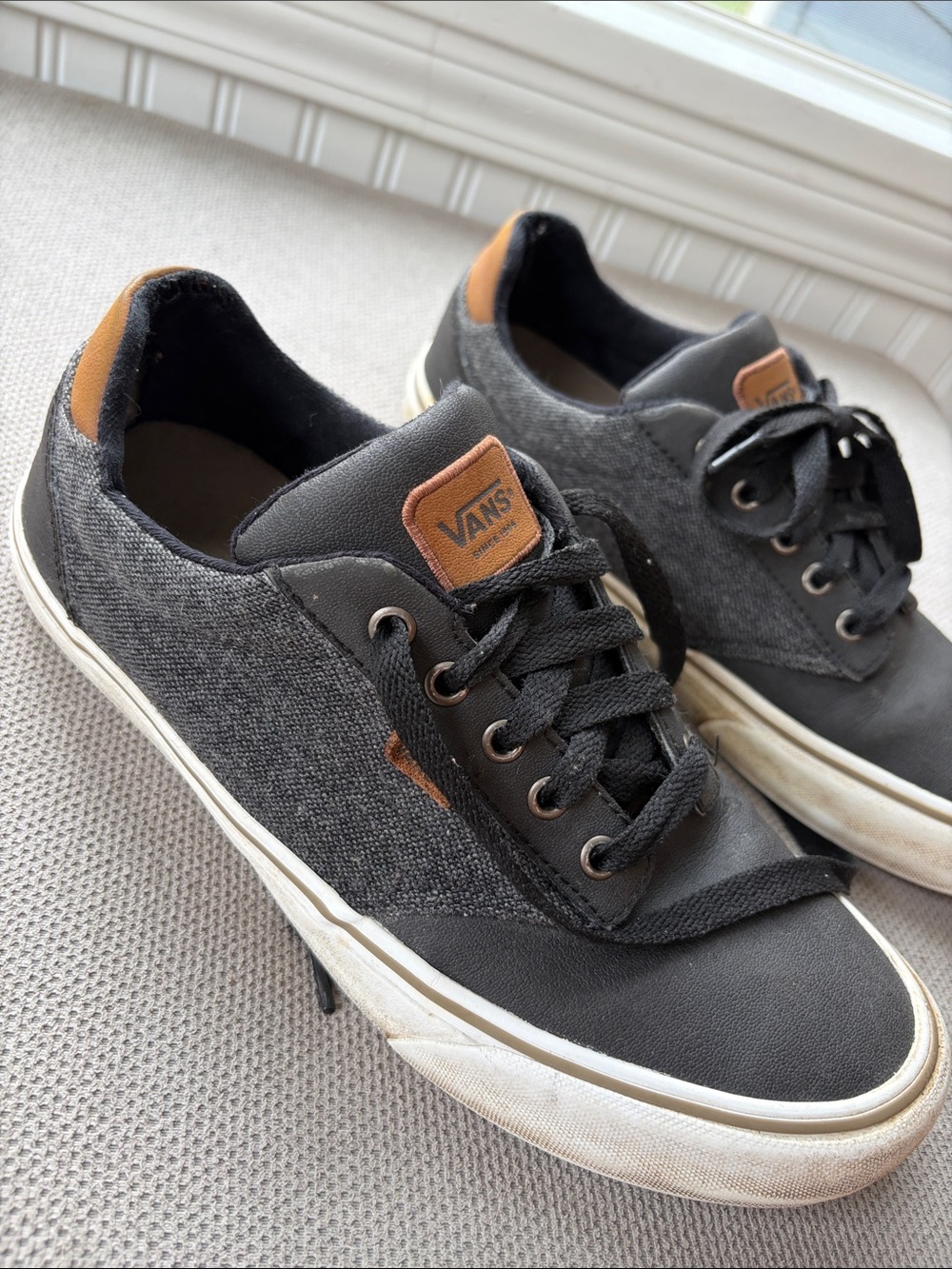 Vans Atwood Deluxe Mixed Black Dachshund Low Top Skate Shoes Men's Size 9.5